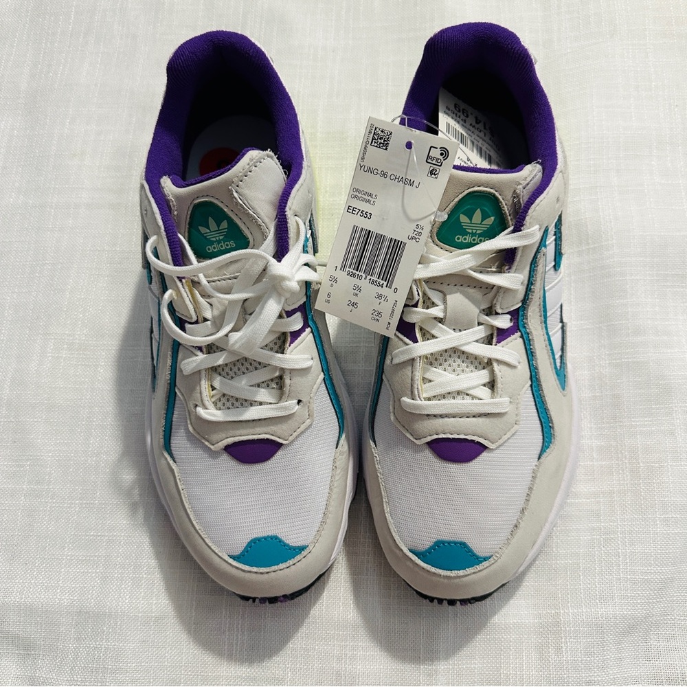 NEW Youth/Big kid’sSneakers Shoes Size 6 Adidas EE7553 Yung 96 Chasm J white